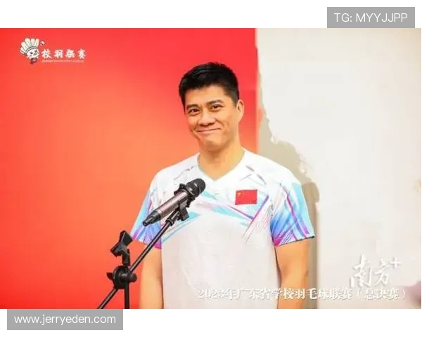 傅海峰退役后住广州豪宅，邻居说他每天五点起床练挥拍