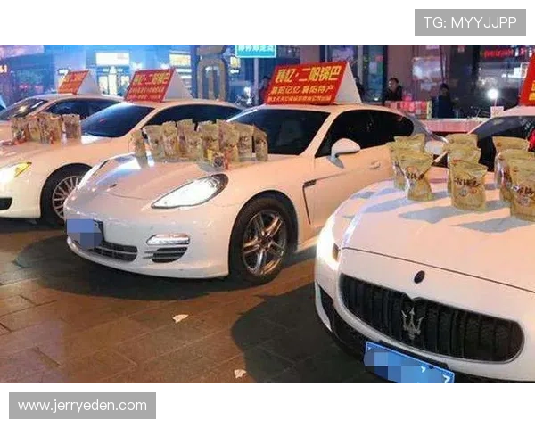 扎克拉文训练室门口堆满豪车，连快递小哥都惊了眼睛！