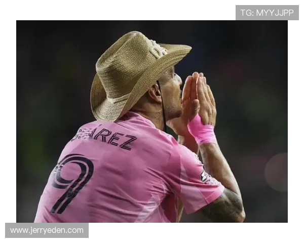 苏亚雷斯居然下馆子和我们抢鸡腿，这日常和球场判若两人啊